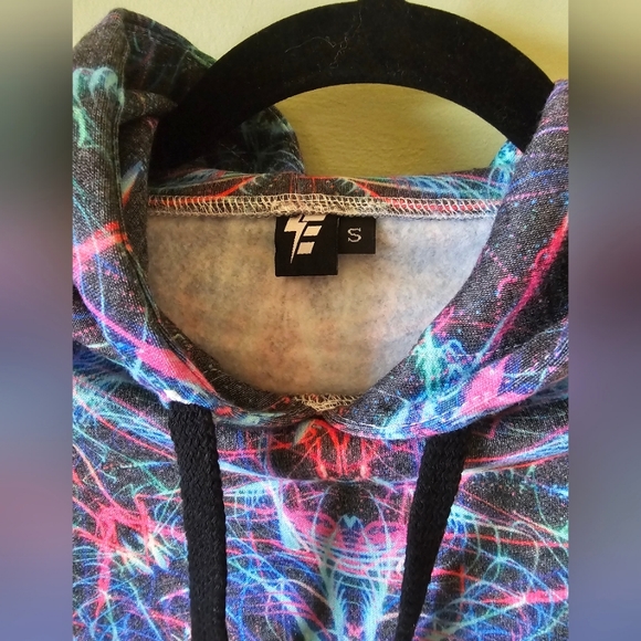 BNWOT psychedelic cropped colorful hippie raver hoodie - Picture 5 of 11